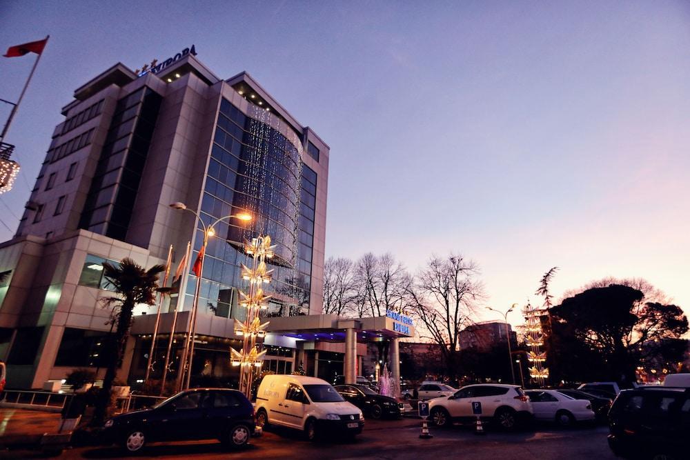 Grand Hotel Europa شكودر المظهر الخارجي الصورة